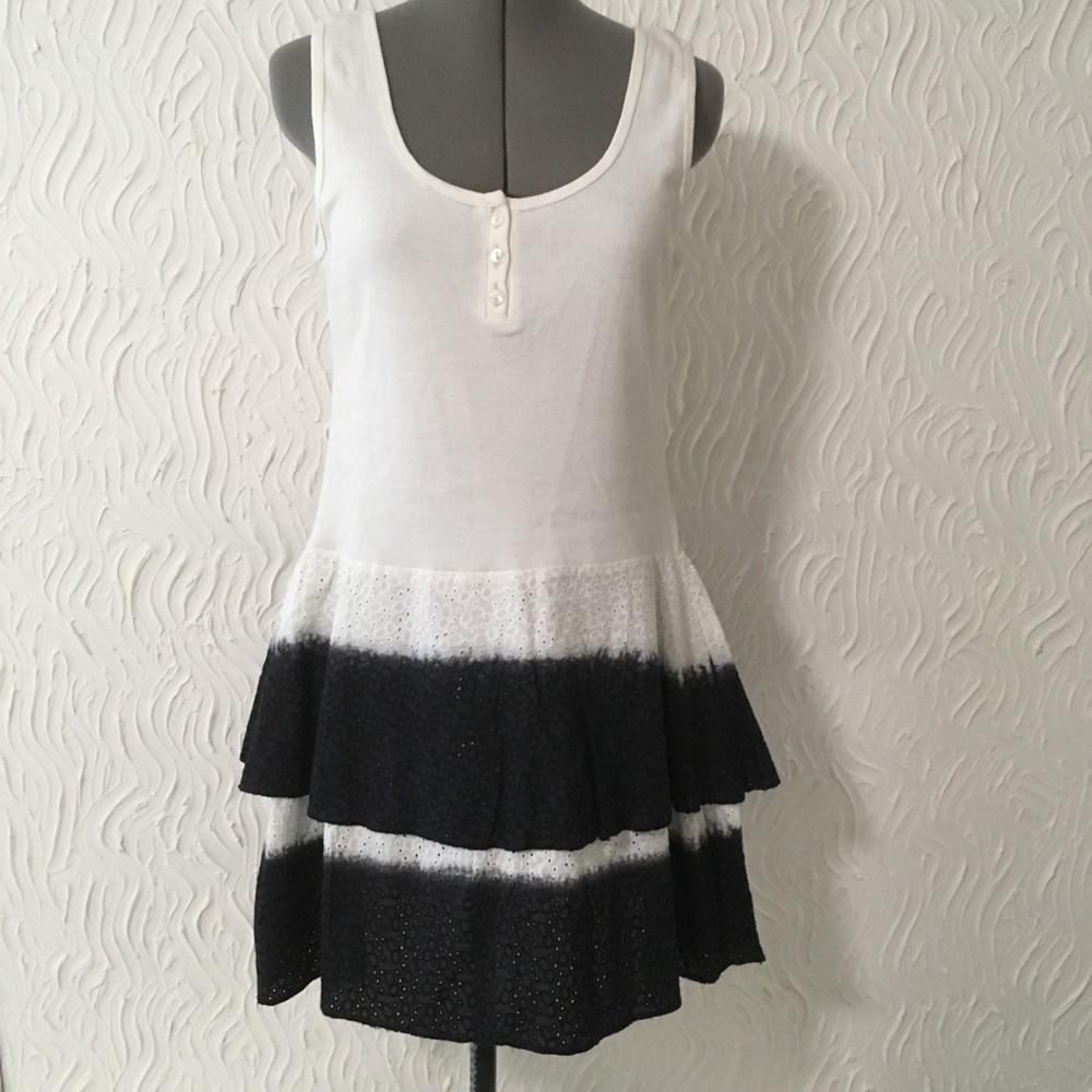 NWT Super cute Lichi dress size large